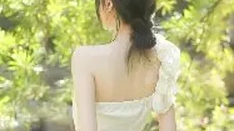 “友谊绿茵展！贵医女足携手社会球队庆“全民健身日”共筑贵州健身体验”