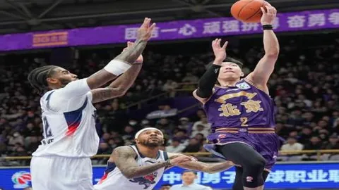 “澳女篮战火燃！昨日4胜3精彩瞬间回顾，今日16时焦点战：汤斯维尔VS悉尼火焰，谁将问鼎？”