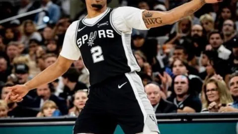 梅努讽刺埃弗顿角球战术：WWE式模仿